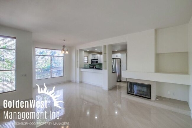 Building Photo - Elegant Dual Master 2Bdm 2.5Ba Townhome in...