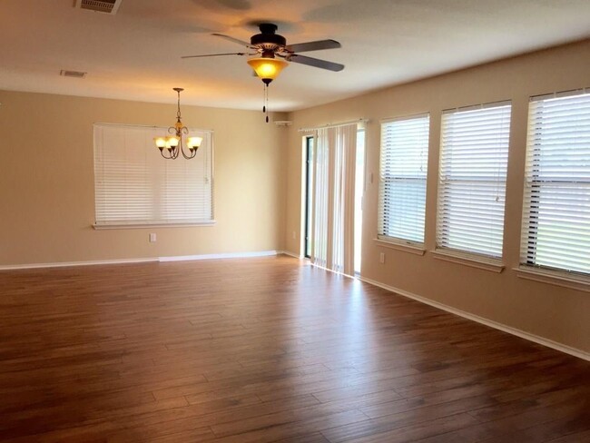 Building Photo - 2019 Woodway Dr