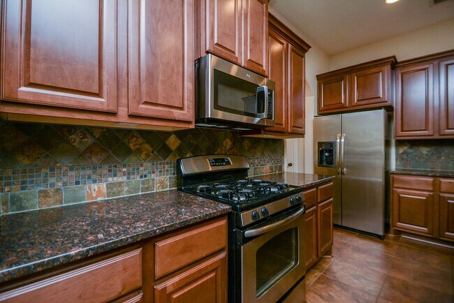Building Photo - Beautifully Upgraded 3 Bedroom Townhome in The Woodlands Sterling Ridge