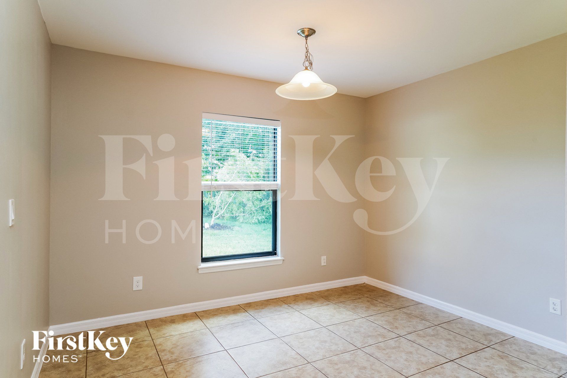 Building Photo - 1117 SE 18th Terrace