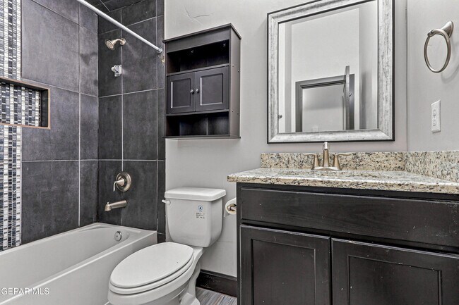 Building Photo - 12744 Midland Ct