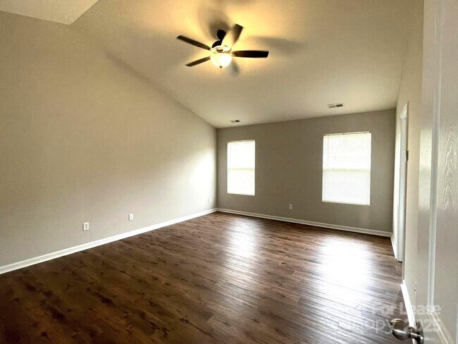 Building Photo - 2039 Moss Creek Dr