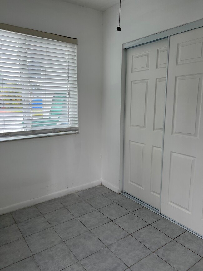 room - 7615 SW 18th St