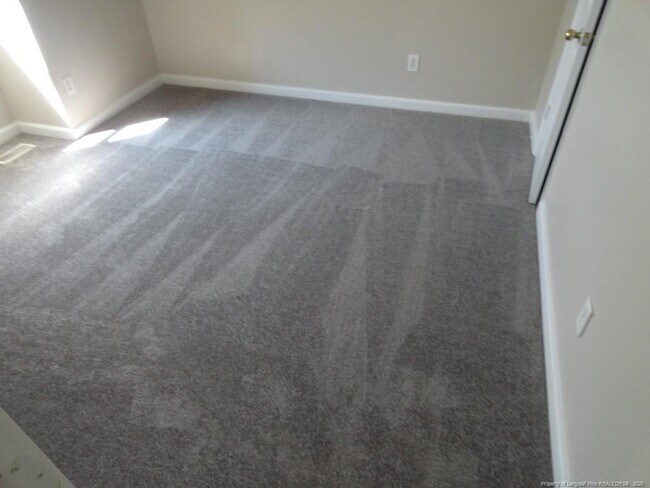 Building Photo - 593 Countrytown Dr