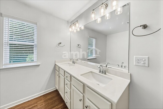 Building Photo - 516 Woodall Rd