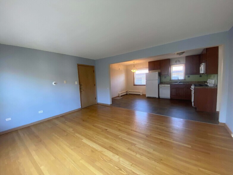 Building Photo - 5757 N Elston Ave