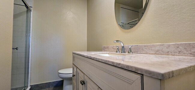 Building Photo - 277 Pleasant St