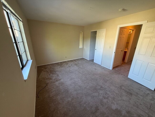 Building Photo - Cambrian 3 bedroom 2.5 Bath Home, Nice Court Location,