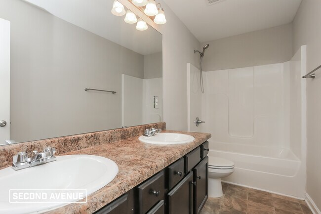 Building Photo - 233 Klinetop Dr