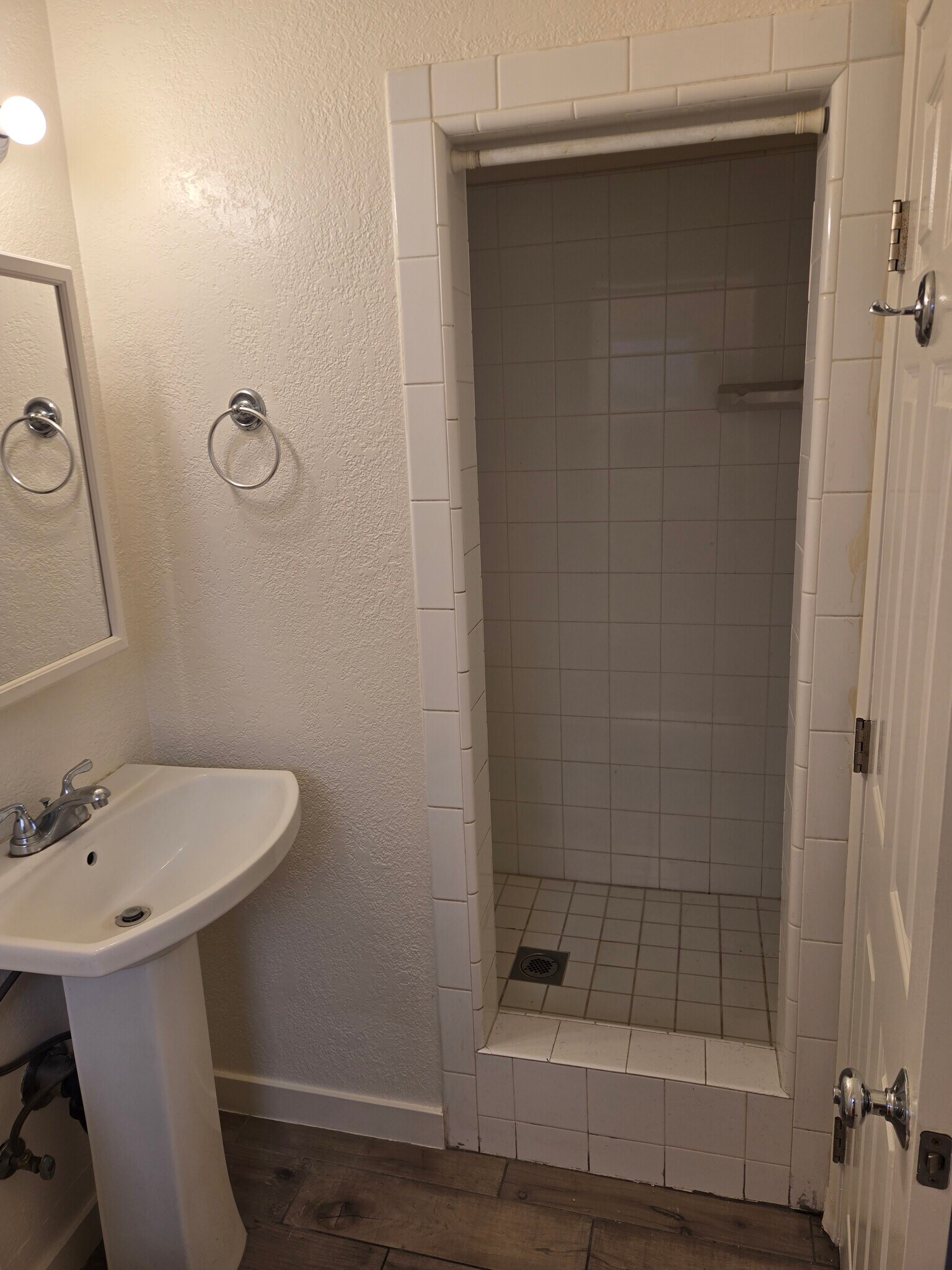 Building Photo - 139 W Manchester Blvd