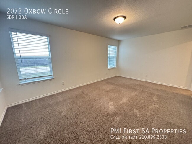 Building Photo - 2072 Oxbow Cir