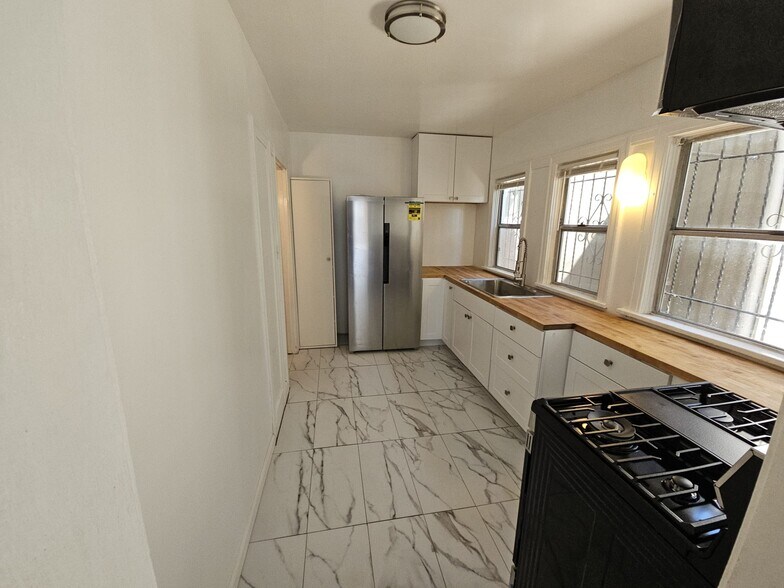 Building Photo - 4239 W 25th St