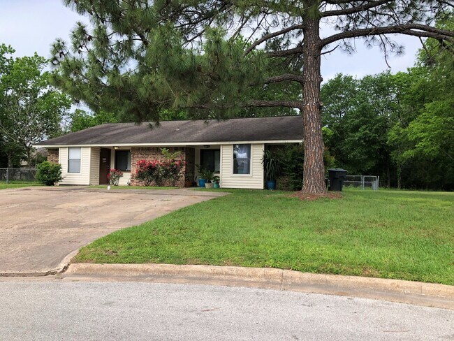 Building Photo - 3703CH