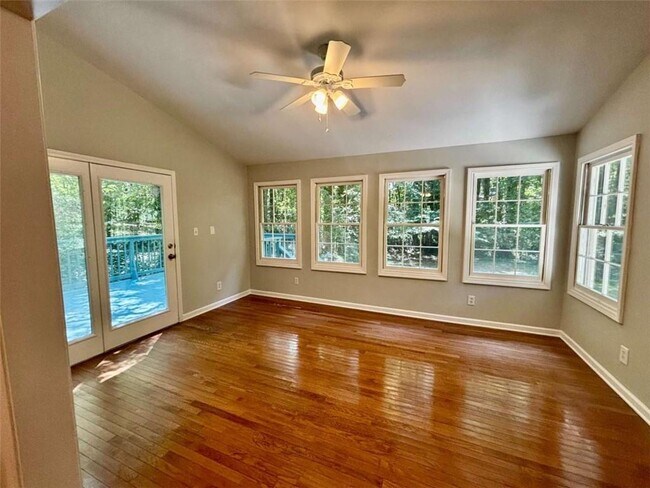 Building Photo - 665 Gregory Manor Dr SW