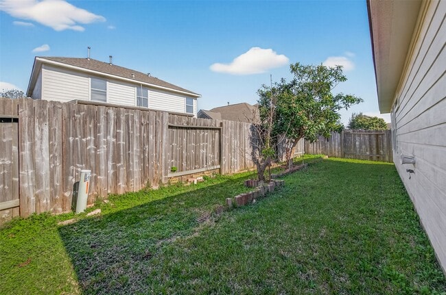 Building Photo - 19434 Brook Village Rd