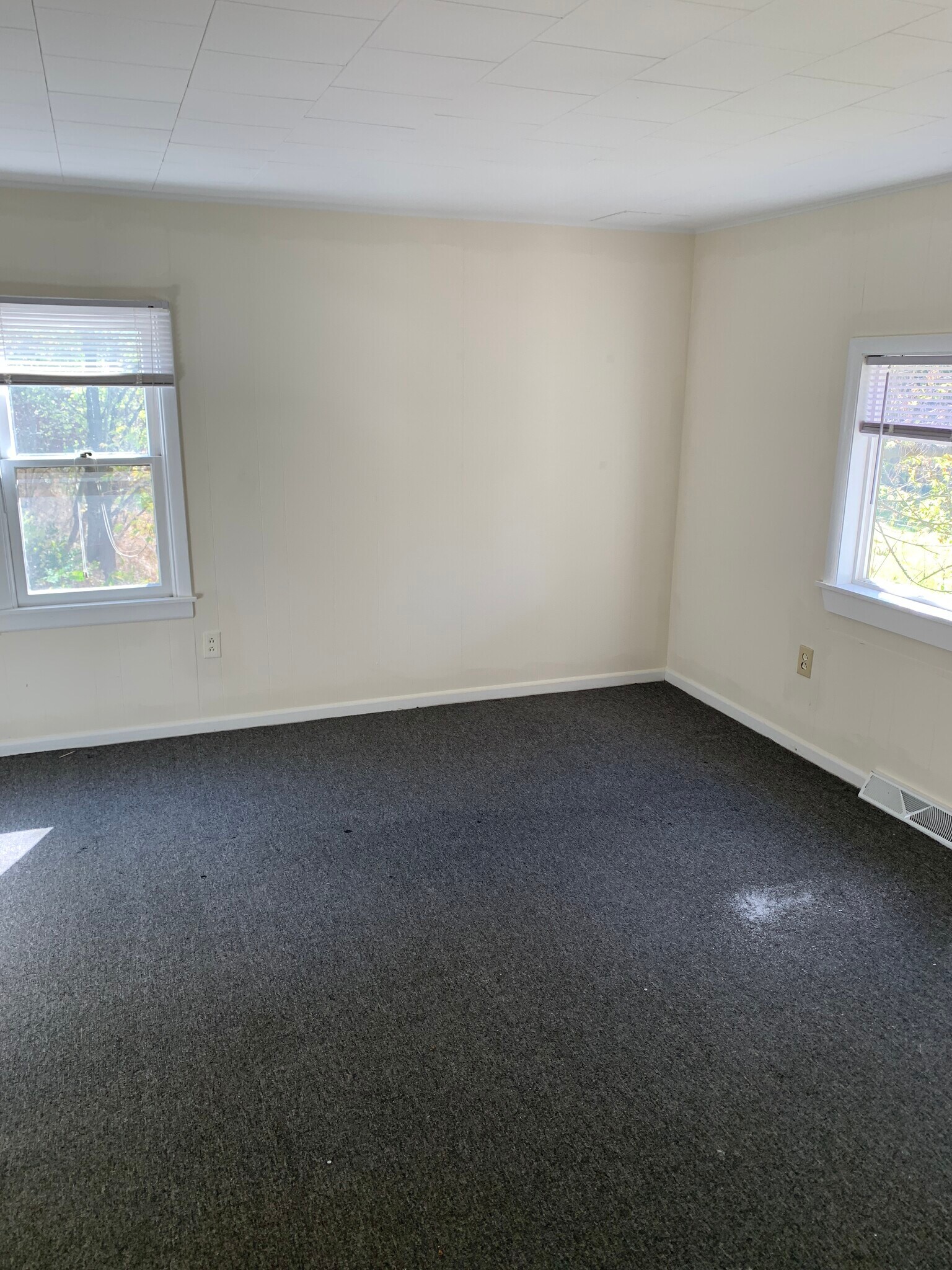 Building Photo - 949 Dryden Rd