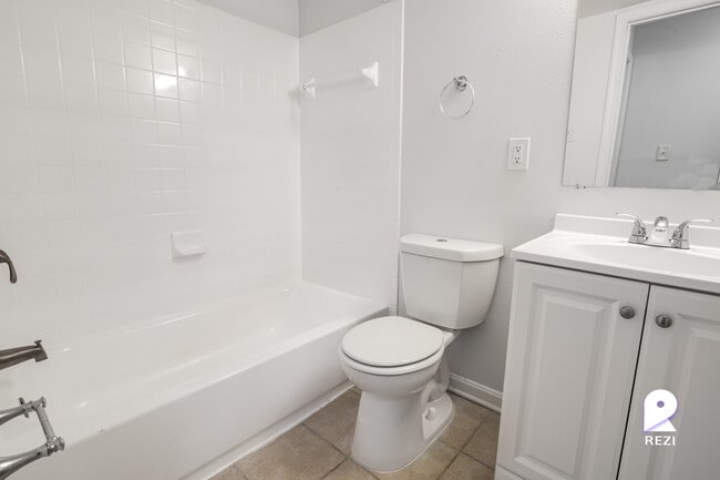 Building Photo - 6421 Hil-Mar Dr