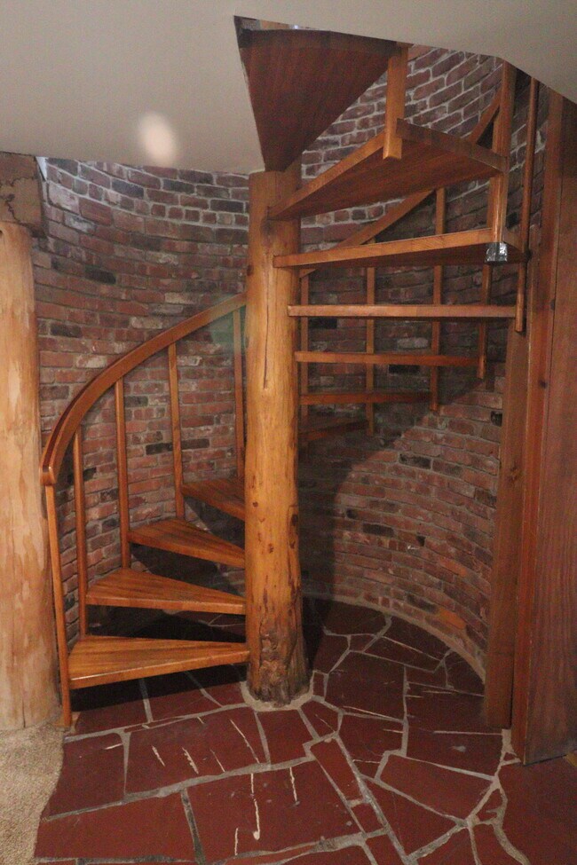 Building Photo - 270 Connetquot Rd