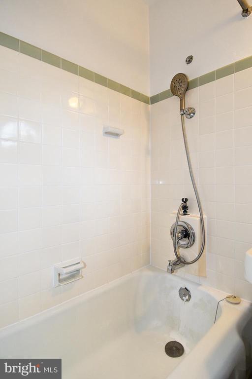 Building Photo - 3132 Martha Custis Dr