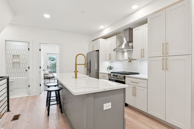 Building Photo - 2608 4th St NE