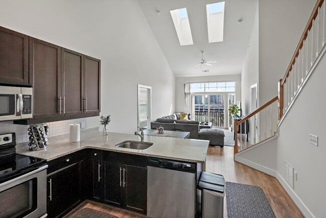 Building Photo - 2002 Eisenhower Ave