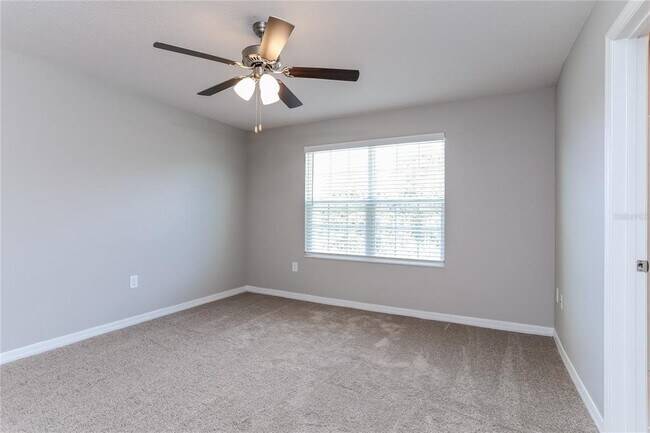 Building Photo - 360 Fern Ct