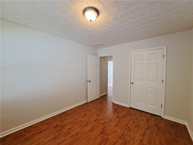 Building Photo - 3940 Crescent Walk Ln NE