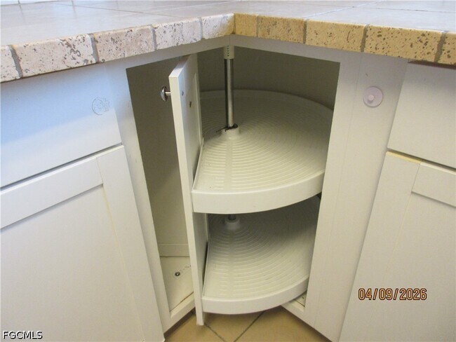 Building Photo - 1218 NE 8th Terrace