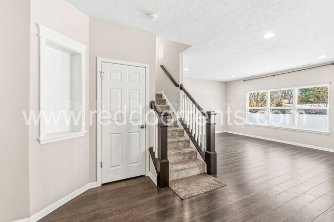 Building Photo - 8276 Sonata Pl