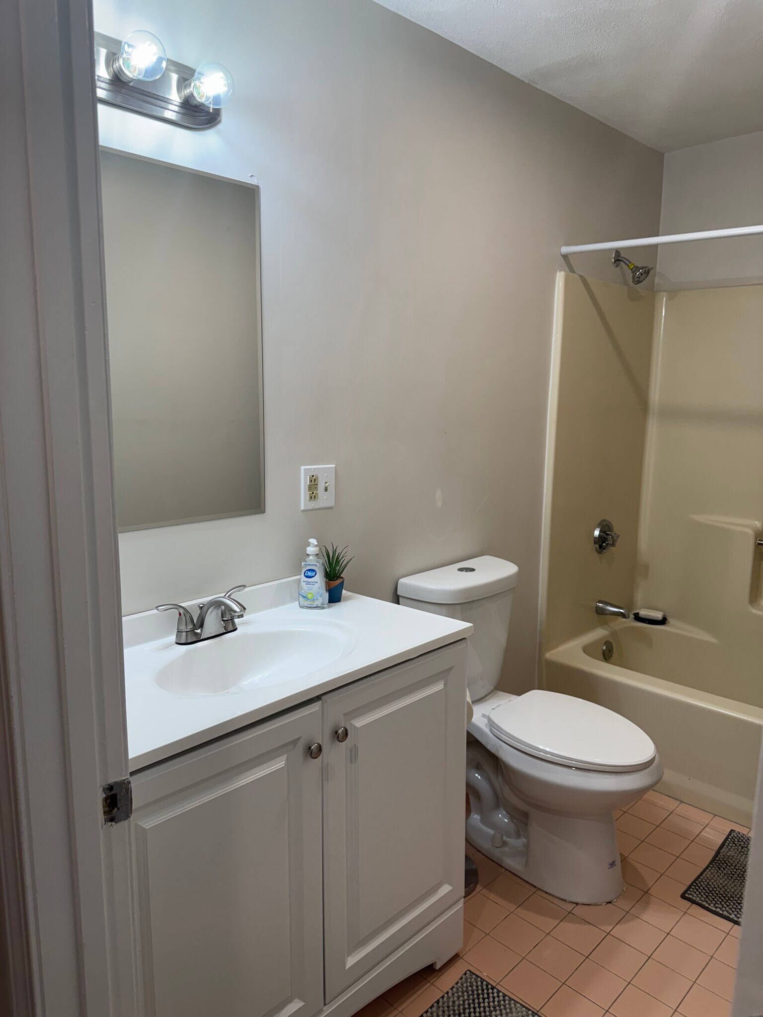 Building Photo - 205 Ferry St