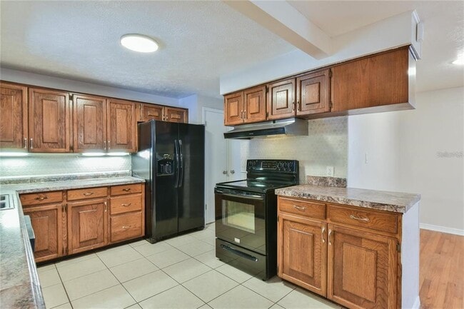 Building Photo - 1828 SE Lake Weir Ave