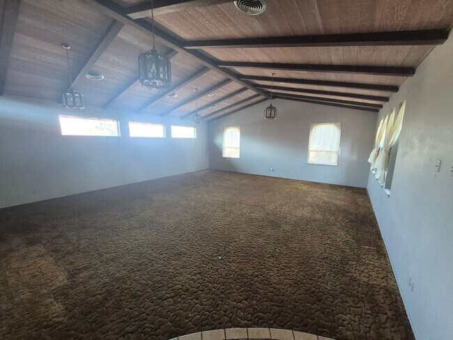Building Photo - 1435 Rockwood