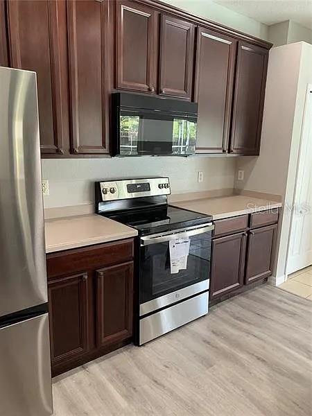 Building Photo - 1427 Emerald Hill Way