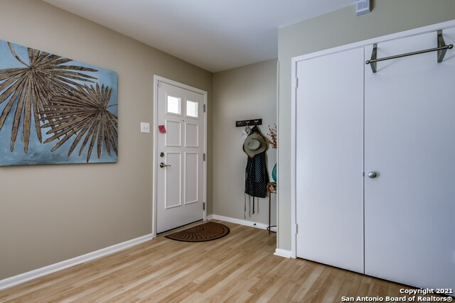 Building Photo - 103 Oakhurst Pl