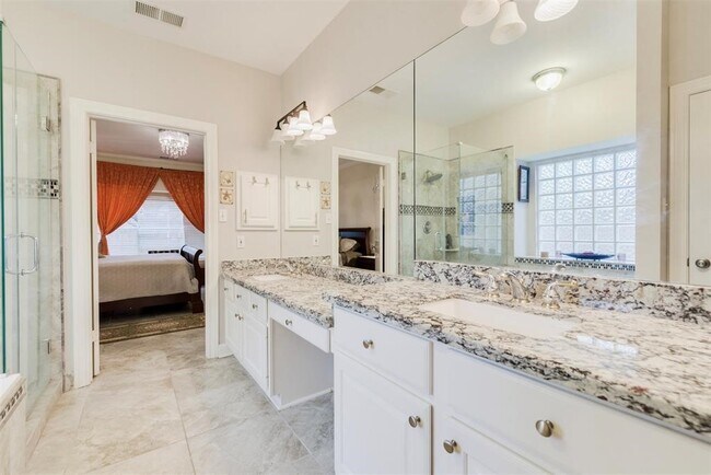 Building Photo - 14103 Heatherhill Pl