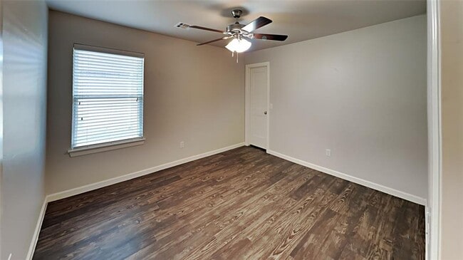 Building Photo - 2 Bedroom 2 Bath Duplex Close To Tinker AFB