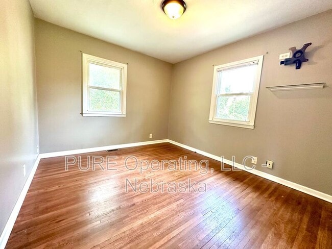 Building Photo - 5851 S 51st St