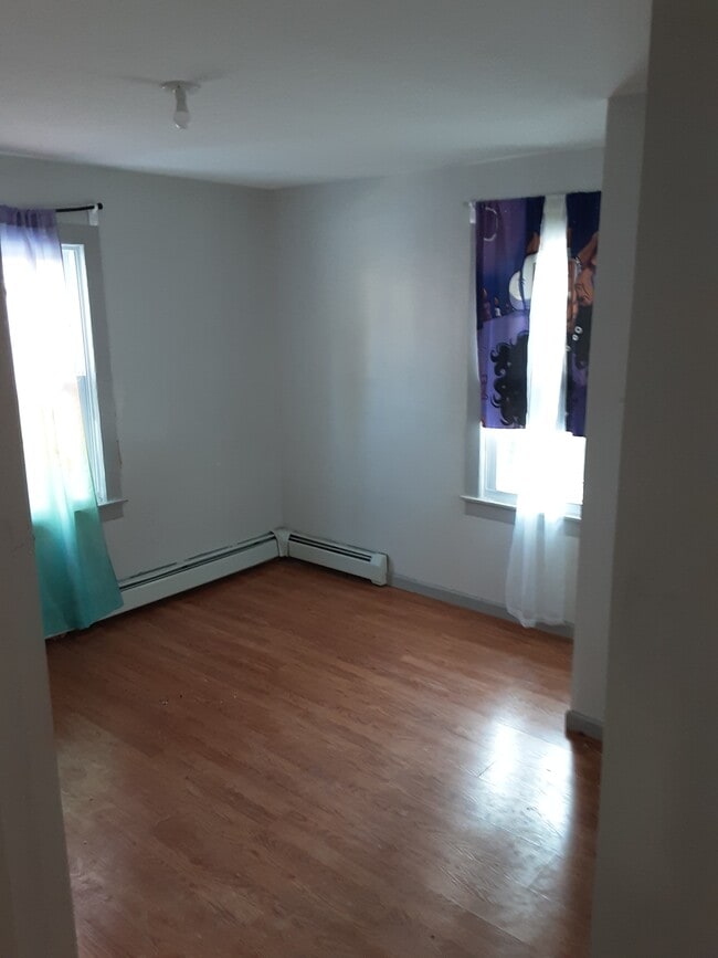 Building Photo - 32 Highland Dr