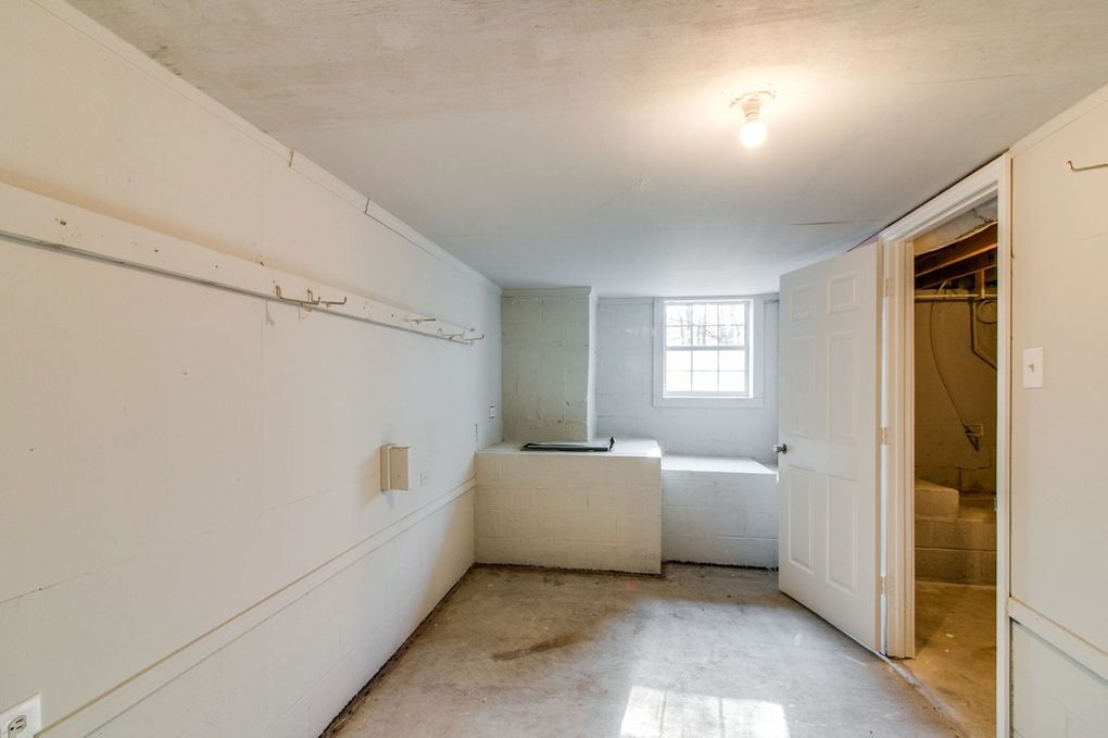 Building Photo - 713 Ridgecrest Dr