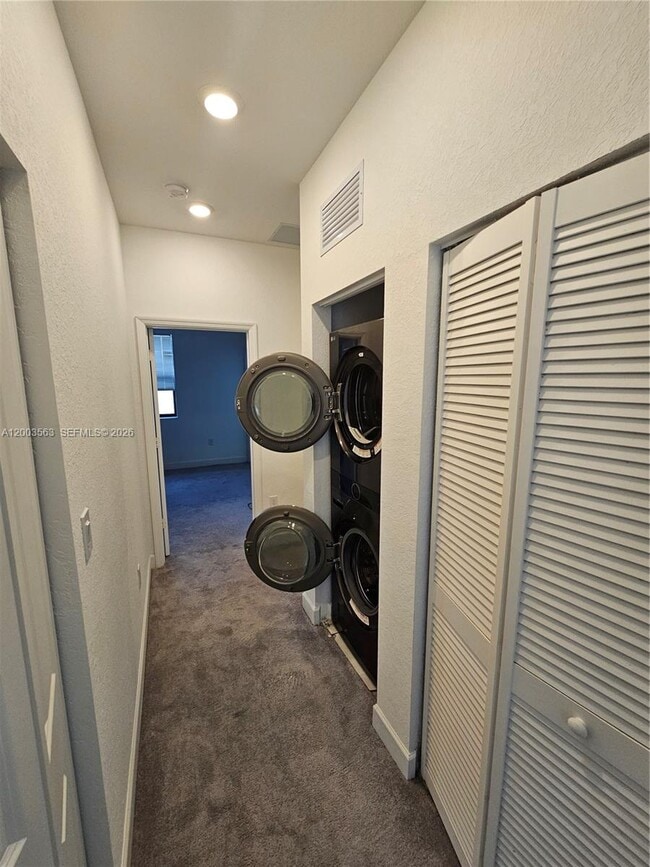 Building Photo - 813 NE 211th St