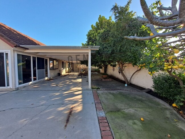 Building Photo - Coming Soon: 3Bd 2Ba Home in Mesa Verde