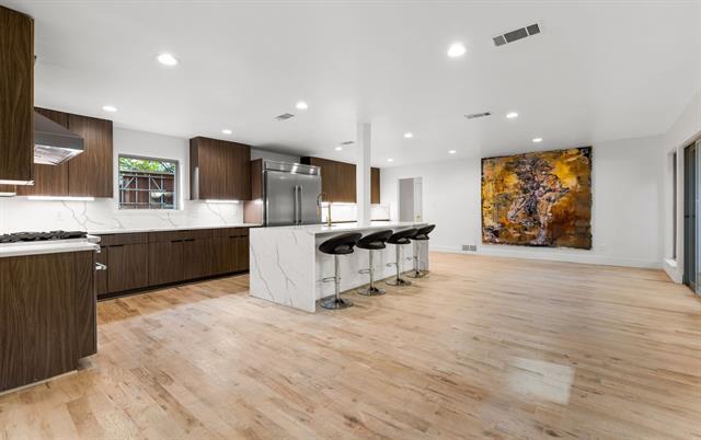 Building Photo - 9415 Hill View Dr