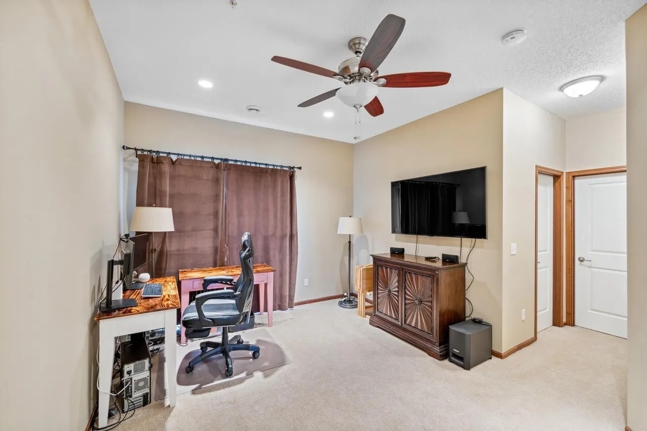 Building Photo - 5021 Dunkirk Pl N