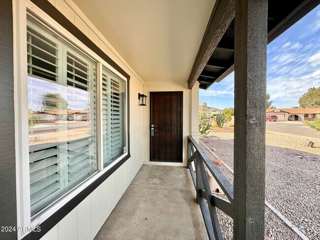 Building Photo - 10628 S 44th Pl