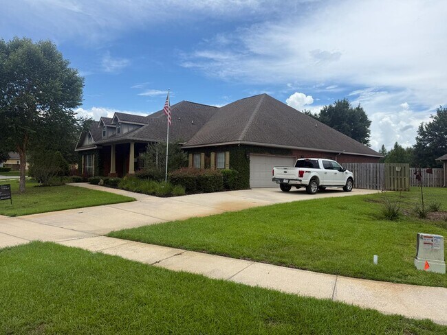 Primary Photo - 305 Mango Ln