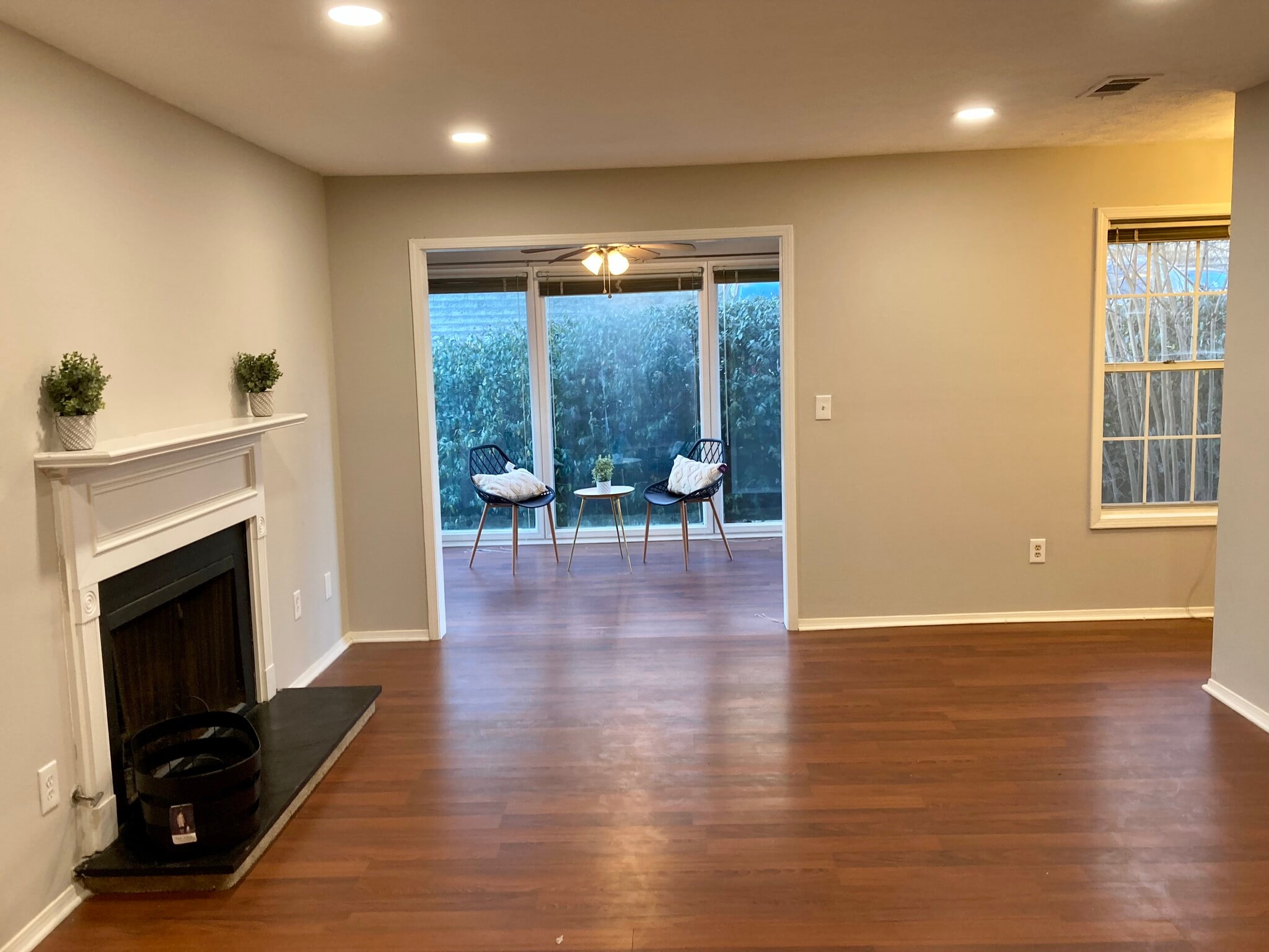 Living room - 1405 Vicksburg Plz