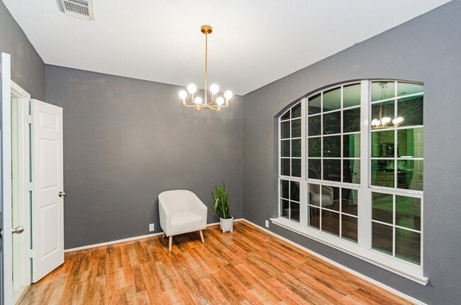 Building Photo - 6610 Treeline Dr