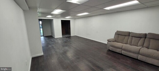 Building Photo - 262 Liberty Dr