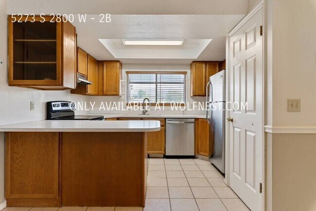 Building Photo - No Deposit Option! Lovely 3 Bedroom Roy Ap...