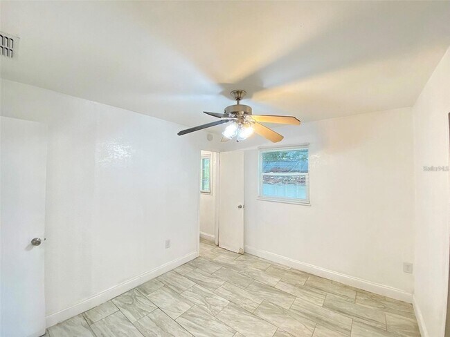 Building Photo - 49 Orange Park Blvd